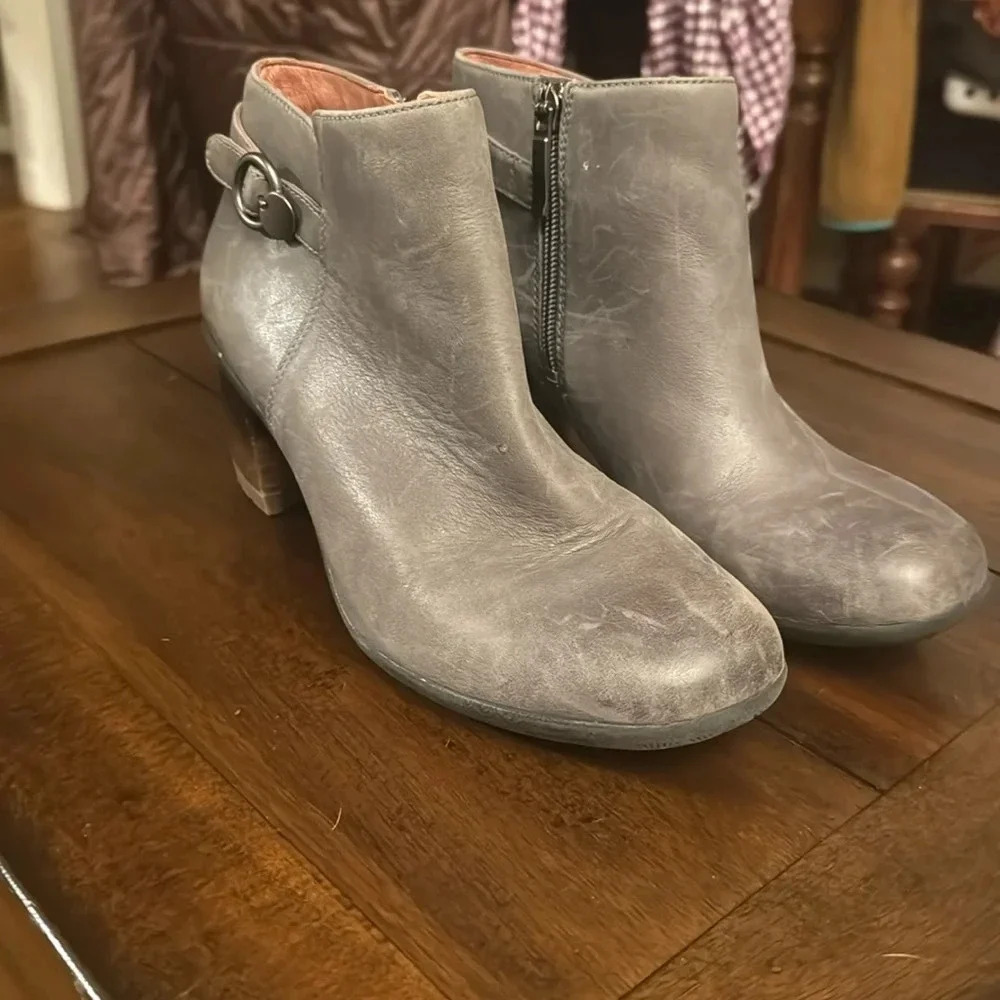 Dansko gray heeled soft leather boots size 39
